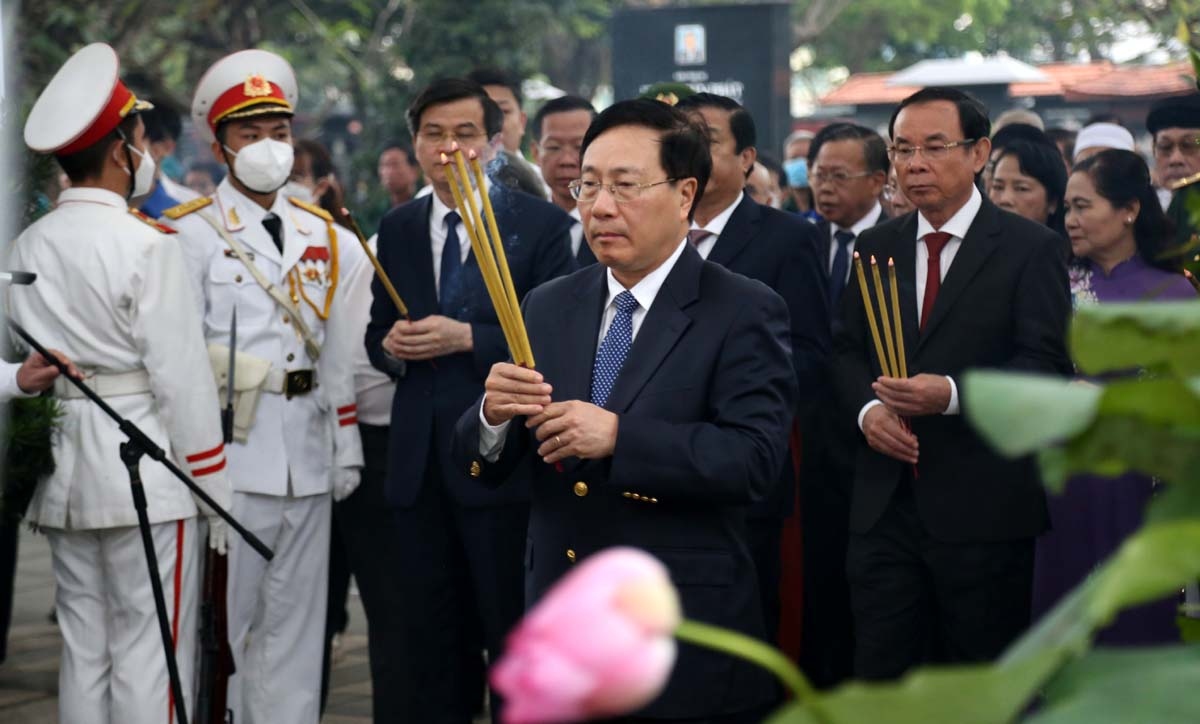 Vietnam commemorates late PM Vo Van Kiet
